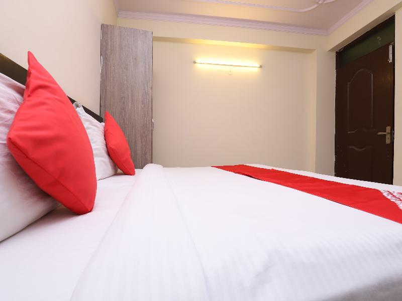 Oyo 28126 Charanpahari Hotel Új-Delhi Kültér fotó