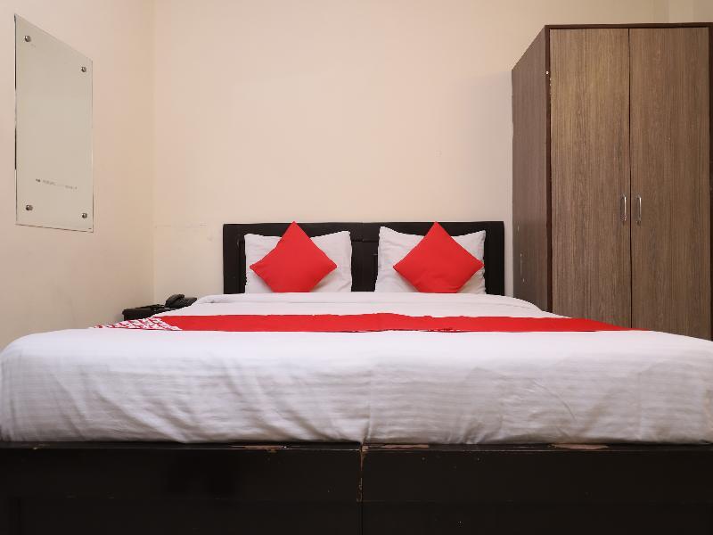Oyo 28126 Charanpahari Hotel Új-Delhi Kültér fotó